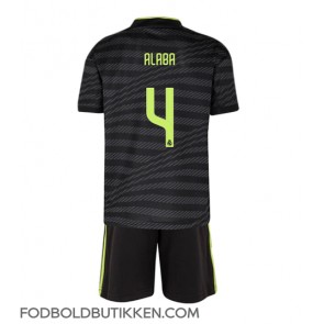 Real Madrid David Alaba #4 Tredjetrøje Børn 2022-23 Kortærmet (+ Korte bukser)